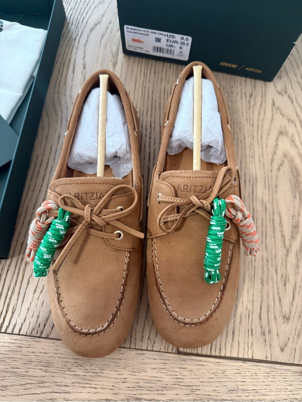 NWT Aritzia Sperry SLIMBOAT ATZ_WM-236 M US: 8.5 TAN/BRONZER EUR:39.5 UK:6 17129